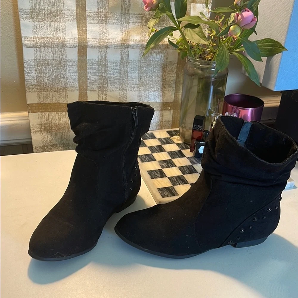 SO Black Ankle Booties with Suede Finish - Picture 8 of 16